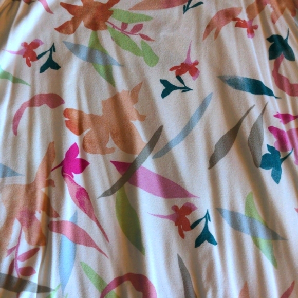 Torrid NWOT Super Soft Multi Watercolor Floral Swing Cami Tank Top, size 00x - Picture 6 of 12